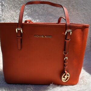 Michael Kors Jet Set Travel Tote (small)
